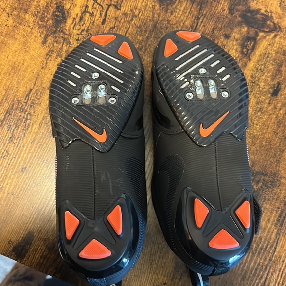 Nike Spin Shoes - Picture 3 of 10